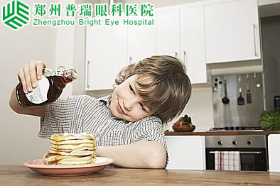 暑期當(dāng)注意，過(guò)度用眼要不得