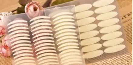“美目貼”別依賴，小心眼皮下垂