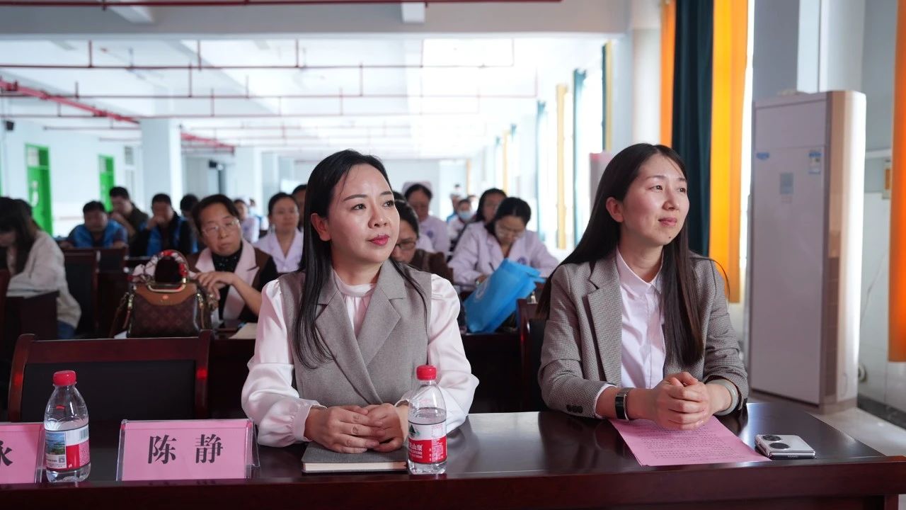 河南“明亮工程”疑難眼病會(huì)診公益活動(dòng)
